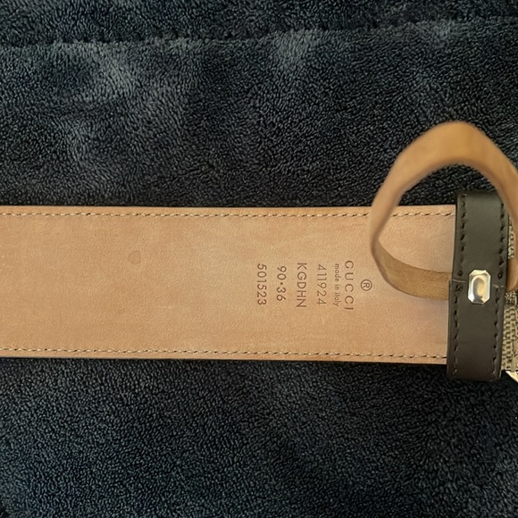 GUCCI BELT: GG Supreme Belt with Belt Buckle - Picture 4 of 4